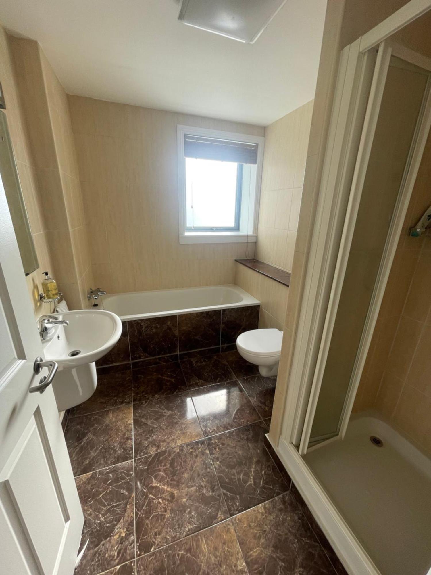 Fabulous And Sunny 2 Bed Apartment, In City Centre Cork Bagian luar foto